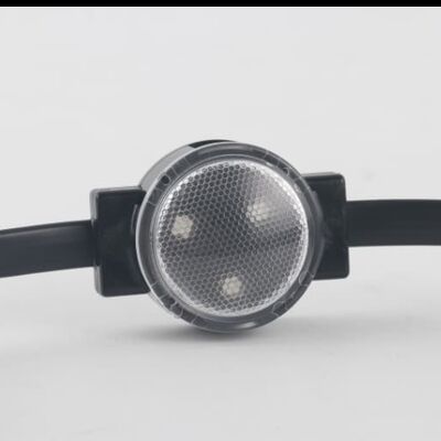 Luce LED puntiforme impermeabile IP67 da 30 mm e 12 V con angolo del fascio di 120 gradi e colore RGBW in materiale PC
